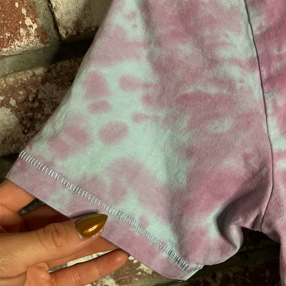 Kids Volcom Tie-Dye Short Sleeve Shirt, Pink & Blue Striped lines, single stitch - Picture 4 of 6